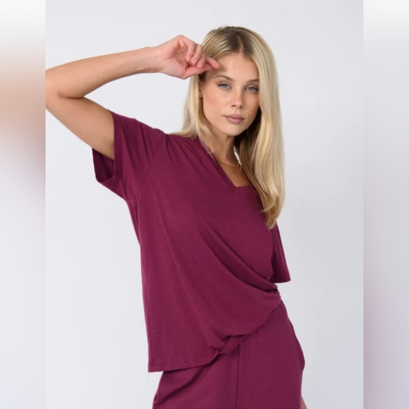 Skatie Tops - NWT Skatie 'Hubby Tee' shirt size S (small), Spice Red